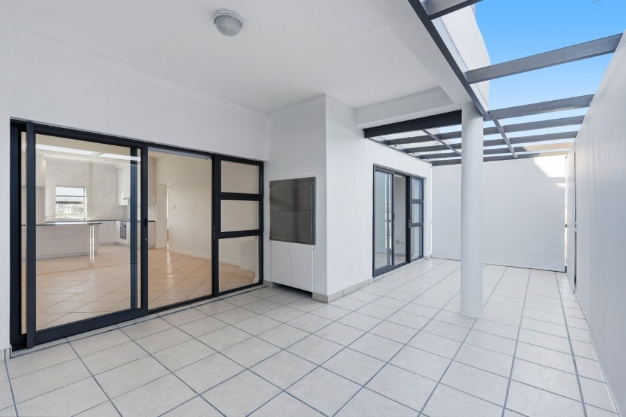 To Let 2 Bedroom Property for Rent in Big Bay Western Cape